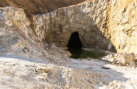 garmsar salt cave